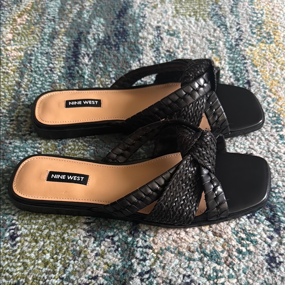 Nine West Olson Knotted Flat Slide Black 8.5 - Picture 3 of 3
